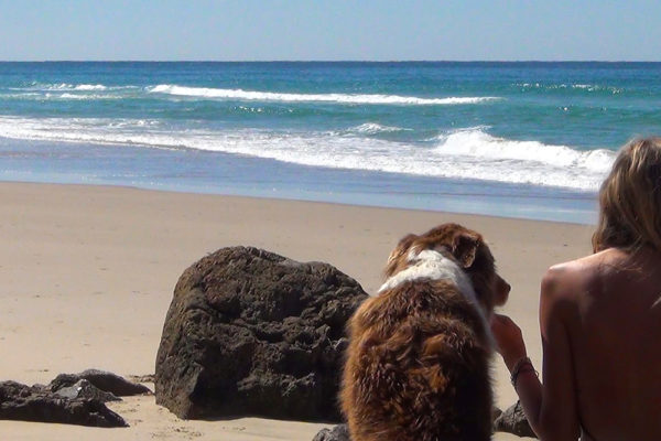 Grande_Florida_Resort-Girl-Dog-on-beach